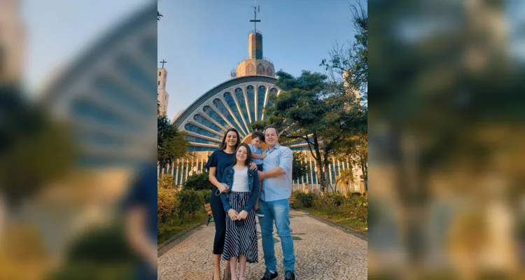 Competente advogada, recebeu de herança familiar, o espírito político. Ficou em segundo lugar na disputa pela prefeitura, e segue atuando de forma fulgente como Deputada Estadual