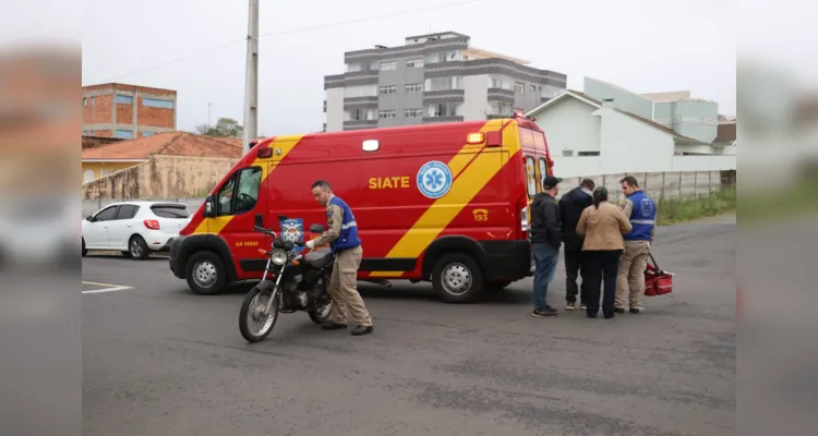 Acidente envolveu uma motocicleta e um Chevrolet Classic