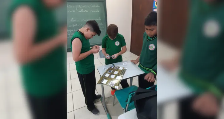 Álbum traz oportunidades únicas de ensino, resgate histórico e colaboração mútua na rede municipal