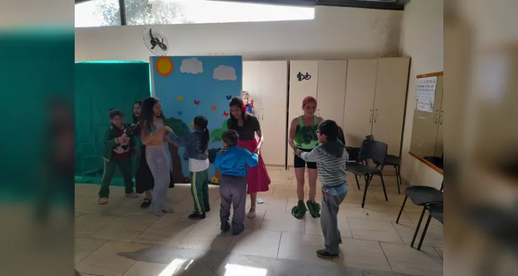 A apresentação contou com muita animação dos alunos, transmitindo aprendizados e diversão