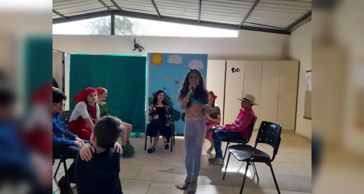 A apresentação contou com muita animação dos alunos, transmitindo aprendizados e diversão