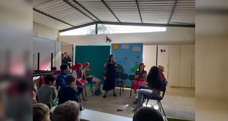 A apresentação contou com muita animação dos alunos, transmitindo aprendizados e diversão