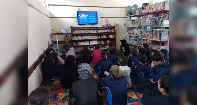 Os alunos assistiram a videoaula do Vamos Ler e realizaram uma série de atividades visando desenvolver melhoras em seu bem-estar