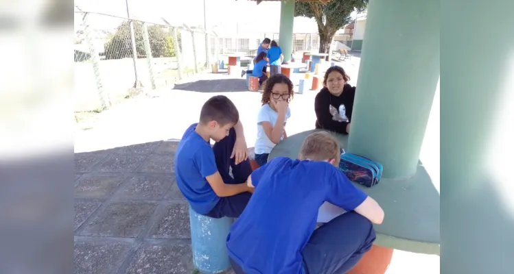 Os alunos assistiram a videoaula do Vamos Ler e realizaram uma série de atividades visando desenvolver melhoras em seu bem-estar