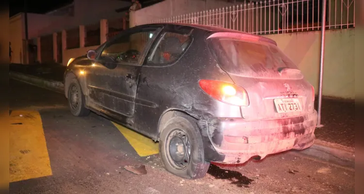 Agentes de trânsito monitoraram o fluxo de veículos e orientaram os outros motoristas para evitar novas colisões