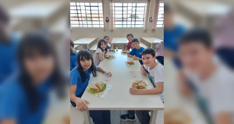 Durante as atividades, os alunos aprenderam a preparar receitas saudáveis