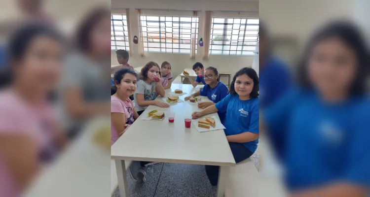 Durante as atividades, os alunos aprenderam a preparar receitas saudáveis