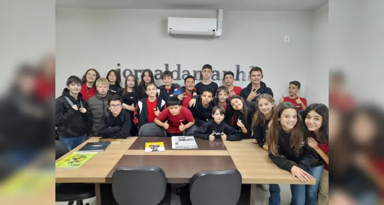 A visita possibilitou que os alunos conhecessem todos os espaços do Grupo aRede