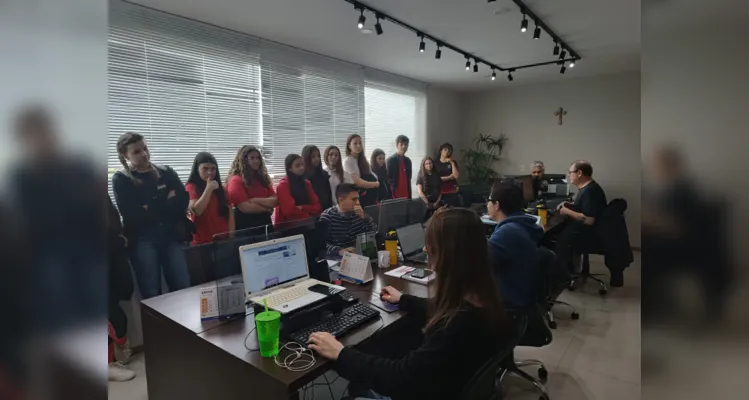 A visita possibilitou que os alunos conhecessem todos os espaços do Grupo aRede