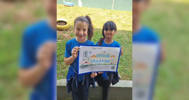 Após se familiarizarem com os locais da cidade, os alunos fizeram desenhos os representando