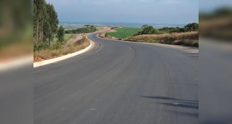 Obras já atingiram cerca de 60%. Nova estrada ligará as rodovias PR-151 e PR-090