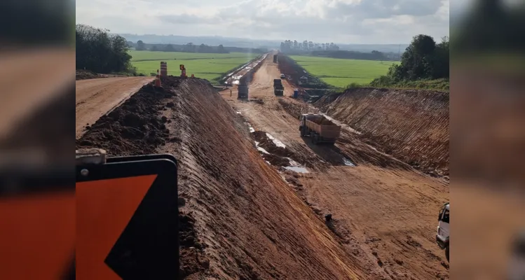 Obras já atingiram cerca de 60%. Nova estrada ligará as rodovias PR-151 e PR-090