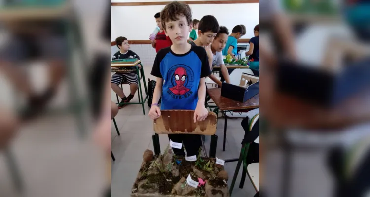 Trabalhos foram expostos para análise dos colegas e posteriormente para todos os alunos da escola