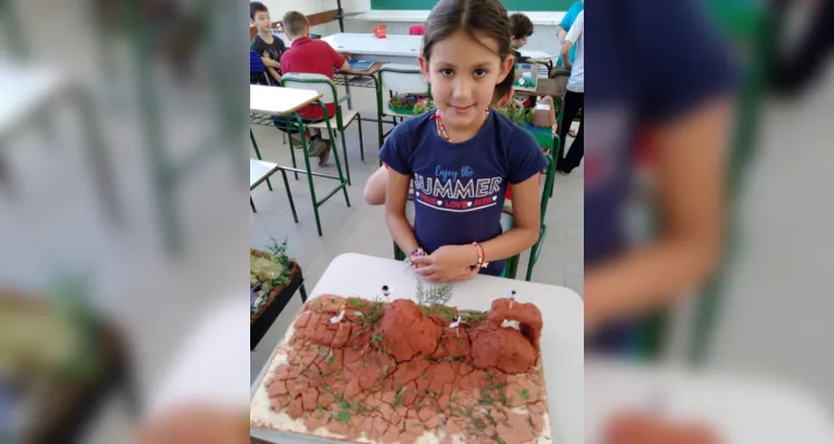 Trabalhos foram expostos para análise dos colegas e posteriormente para todos os alunos da escola