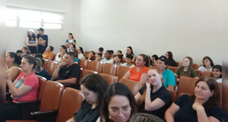 Trabalhos práticos e teóricos ocorreram na escola e no Fórum