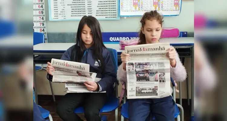 Com o periódico em mãos, os educandos conseguiram compreender a estrutura de um jornal e se reconhecer nas matérias do Vamos Ler - Geração Digital