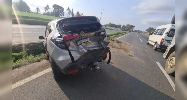 Colisão traseira aconteceu na tarde desta quarta-feira, na PR-151