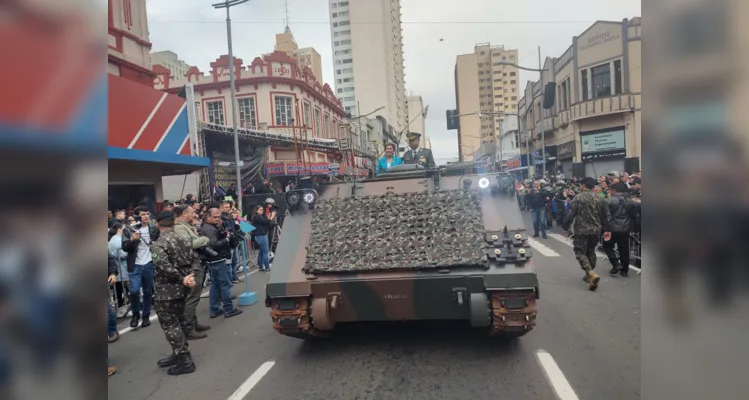 Desfile da Independência em Ponta Grossa começou por volta das 10 horas, desta quinta-feira (07)