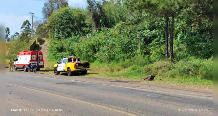 Equipes do SAMU e PRF foram até o local para prestar atendimento 