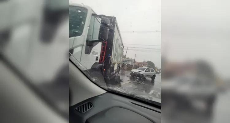 Acidente aconteceu na manhã deste sábado (02) 