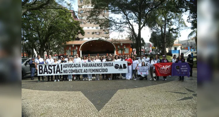 A prefeita Elizabeth Schmidt participou da caminhada e ressaltou a importância da mobilização