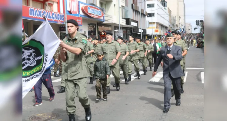 O tradicional Desfile da Independência em Ponta Grossa começou por volta das 10 horas, desta quinta-feira (07)