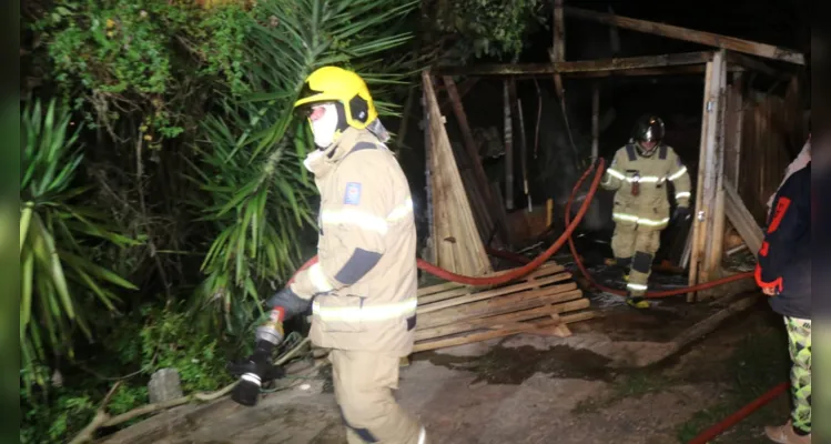 Neto ateia fogo na residência da avó no bairro da Ronda