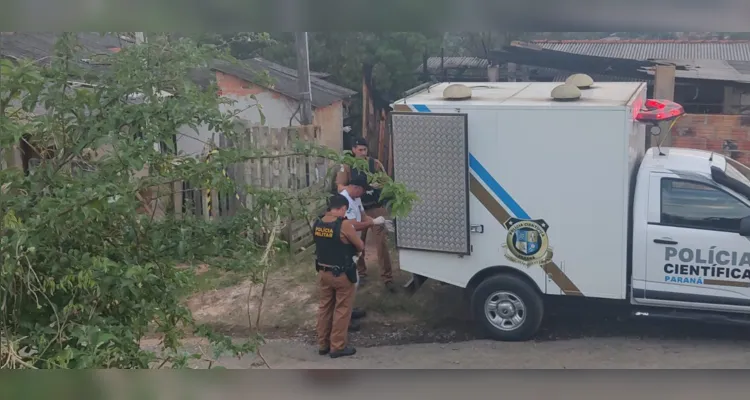 Incêndio aconteceu por volta das 04h30 desta terça-feira (19), no bairro de Uvaranas, em Ponta Grossa 
