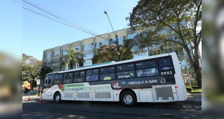 Seu motor é Ciclo Otto (o mesmo conceito dos automóveis) e movido 100% a gás e biometano, ou mistura de ambos