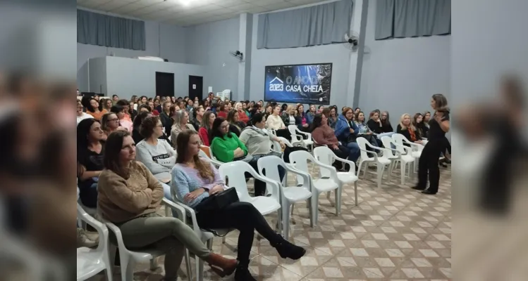 Educadores, secretária de Educação e vice-prefeita estiveram presentes no evento