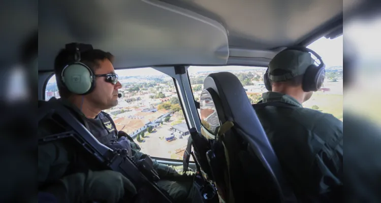 Aeronaves contam com muita tecnologia embarcada: óculos de visão noturna (OVN), câmera infravermelha, zoom óptico e farol de busca de alta performance