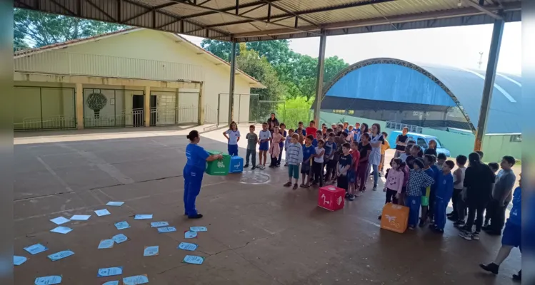 Durante todo o dia, os 164 alunos da escola puderam participar das atividades educativas