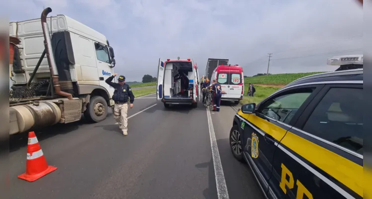 Um grave acidente de trânsito aconteceu na manhã desta sexta-feira, na BR-376, na região do Pinheirinho, em Ponta Grossa