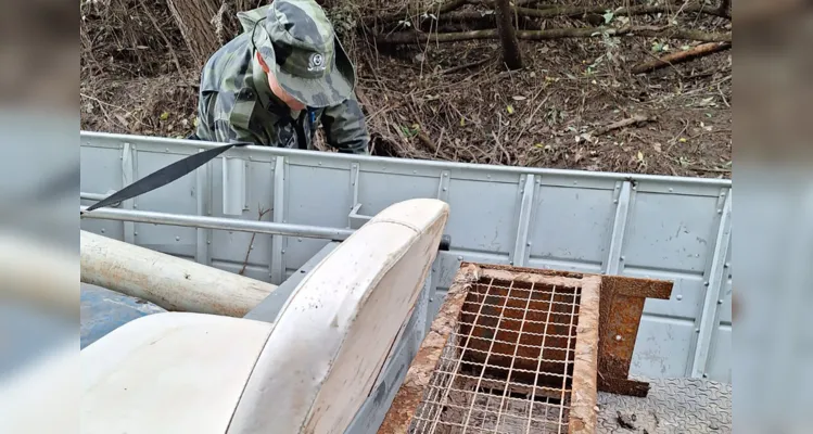 Fiscais do IAT encontraram três ranchos que serviam de alojamento para caçadores às margens do Rio Tibagi, em Ponta Grossa.
