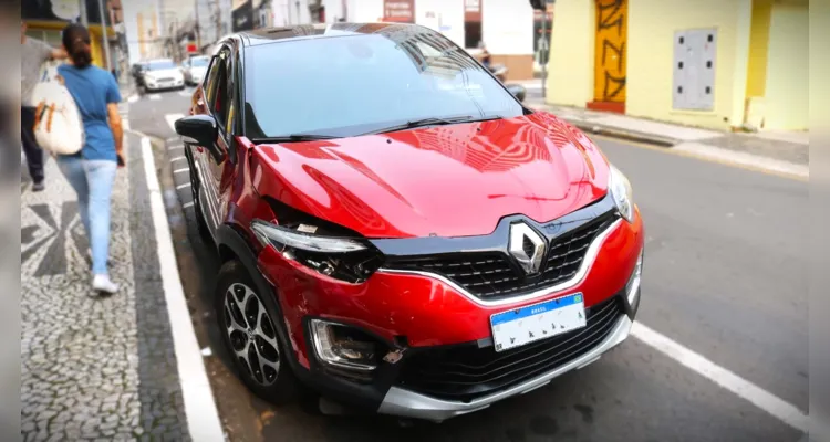 Renault Captur também se envolveu no acidente.