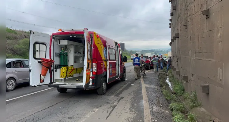 Motorista tem ferimentos graves após acidente na BR-376