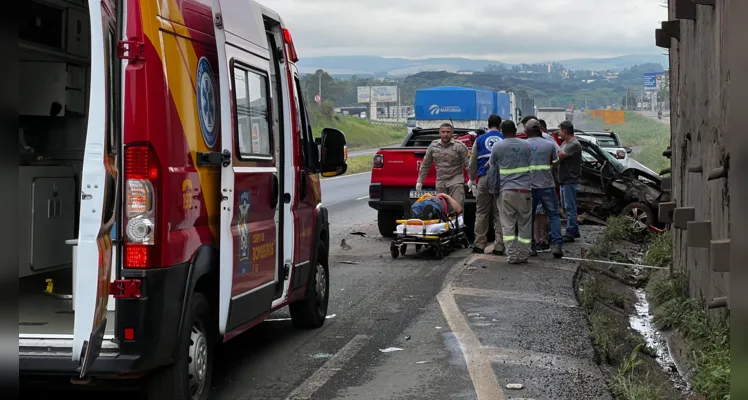 Motorista tem ferimentos graves após acidente na BR-376
