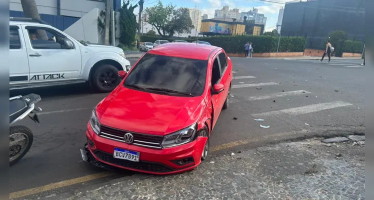 Veículo que estaria transitando pela rua Sete de Setembro.