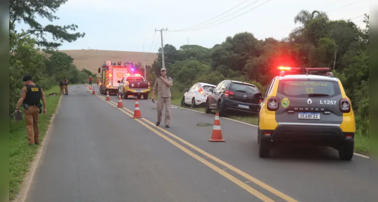 Condutor embriagado tomba veículo e termina preso em PG