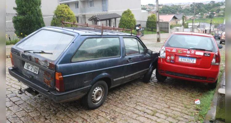 Motorista do Parati, de 56 anos, teve ferimentos leves.