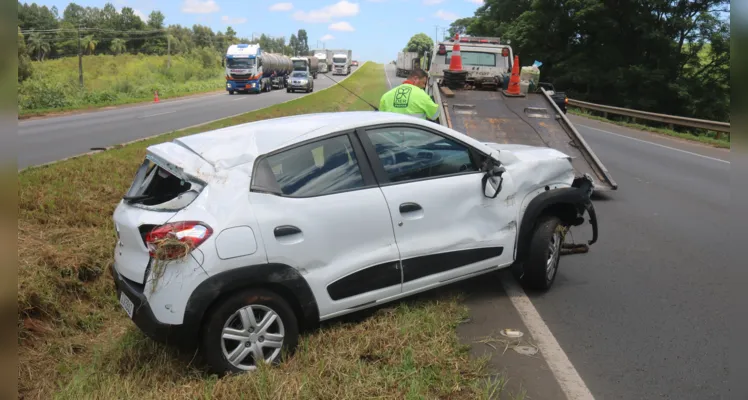 Capotamento aconteceu na BR-376, sentido Curitiba-Ponta Grossa.