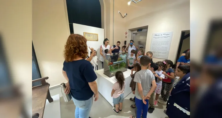Além de muita brincadeira e diversão, eles puderam conhecer um pouco da história de Ponta Grossa com uma visita ao SESC Estação Saudade