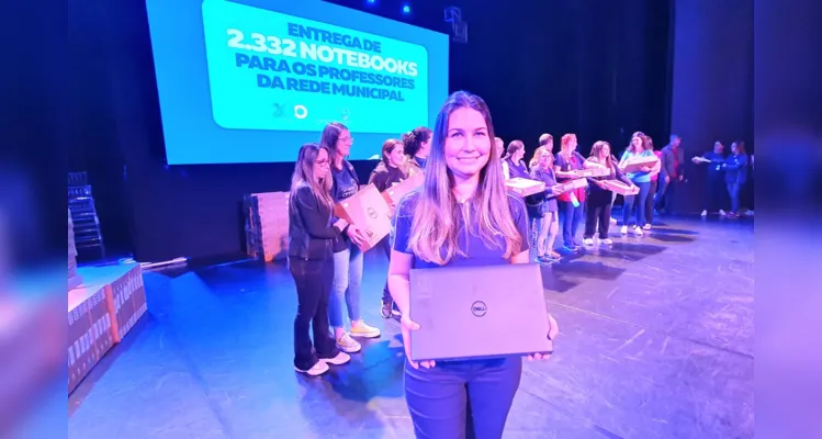 O evento também homenageou os profissionais, em alusão ao Dia do Professor, comemorado em 15 de outubro