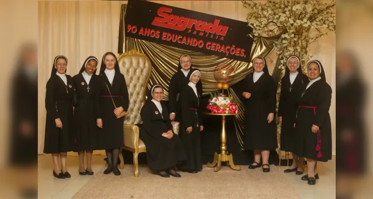 Sagrada Família realiza jantar festivo dos 90 anos em PG