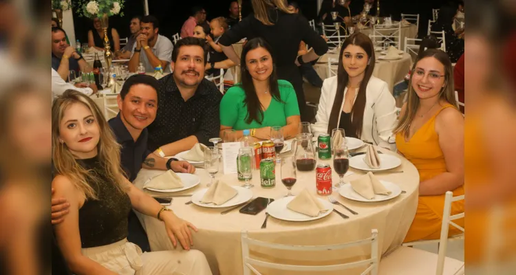 Sagrada Família realiza jantar festivo dos 90 anos em PG