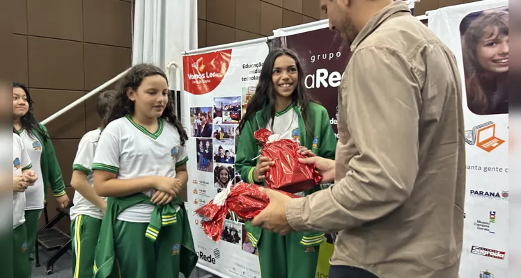 A empolgação dos alunos premiados marcou o evento em Ipiranga