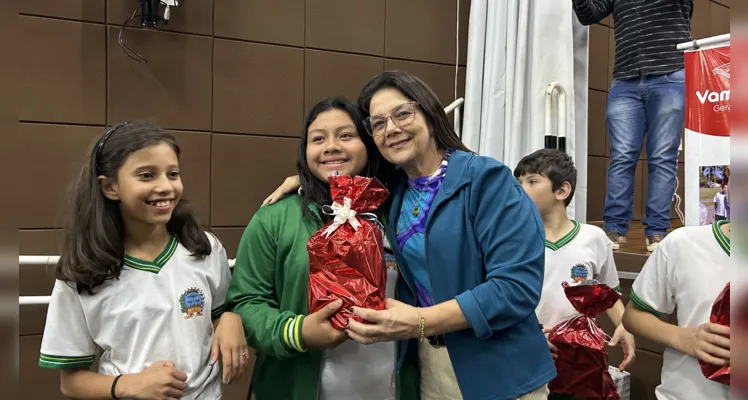 A empolgação dos alunos premiados marcou o evento em Ipiranga