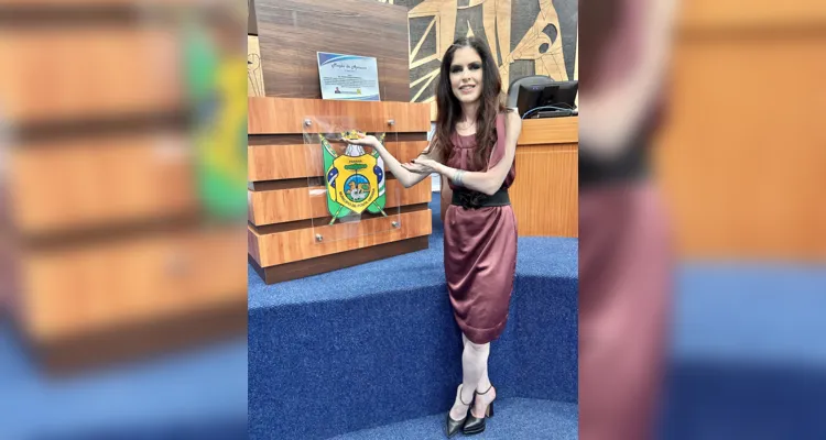 Renata tem mais de 800 obras publicadas na imprensa dos Campos Gerais