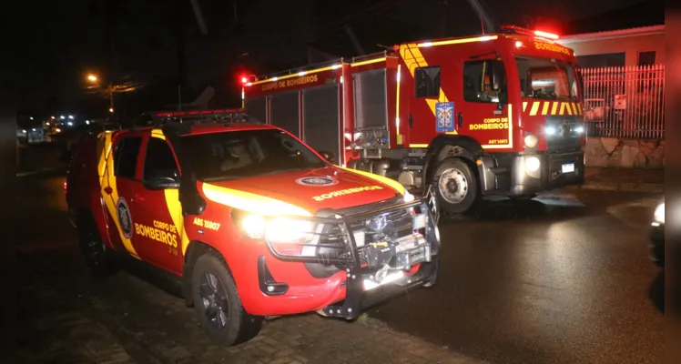 Homem usa areia de gato e evita incêndio em casa de PG