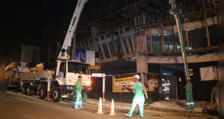 Laje de obra desaba e mobiliza equipe dos Bombeiros em PG